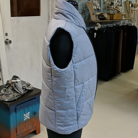 Lucy Gray Puffer Vest - Picture 4 of 6
